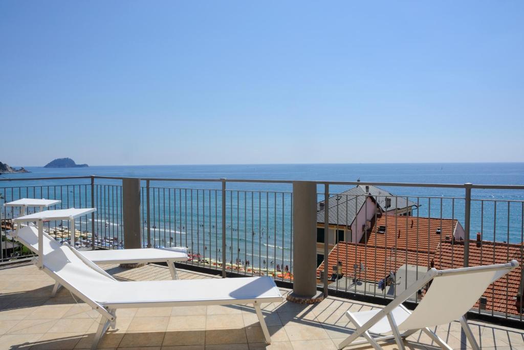 Hotel Enrico Alassio Exterior foto